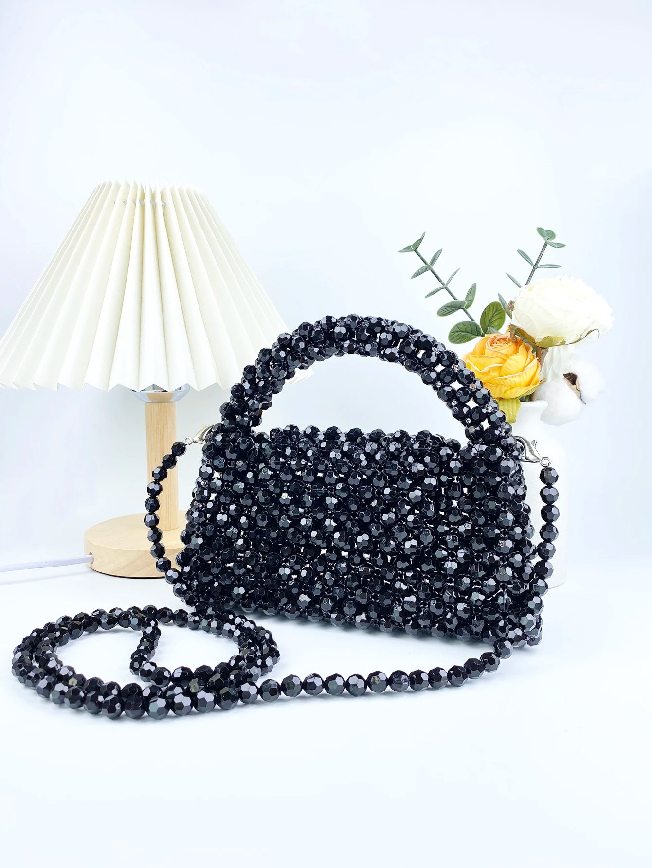 Bestselling and popular beaded handheld phone bag, small square bag, black beads, fashionable and versatile woven bag