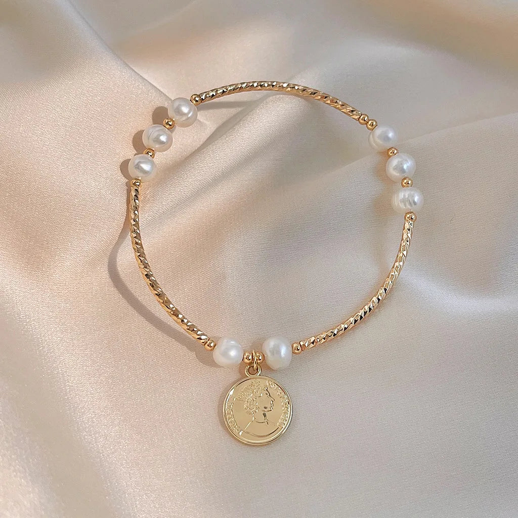 New Arrival Elegant Queen's Head Coin 14K Gold Filled Natural Freshwater Pearl Ladies Charm Bracelet