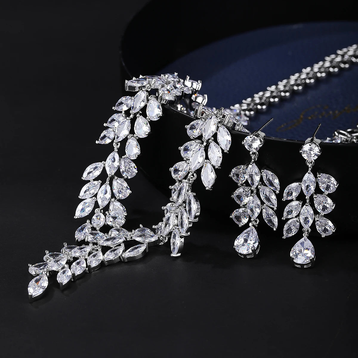 Luxury Bridal Jewelry Set Gorgeous Water Drop Cubic Zirconia Ladies Party Wedding Necklace And Earrings Set CN10363