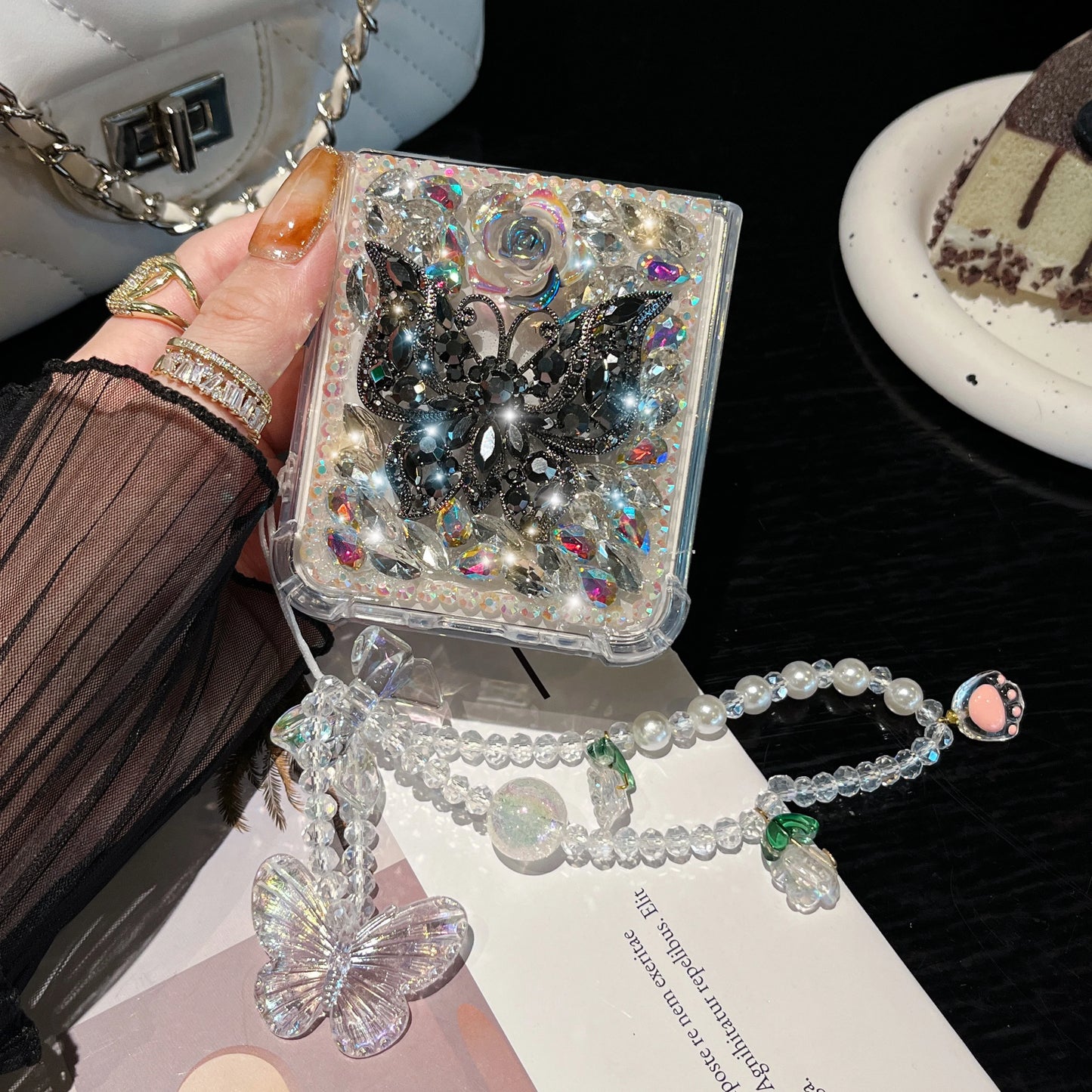 For Samsung Galaxy Z Flip 6 5 4 3 5G F7110 F7070 Cute Elegant Crystal Butterfly Flower Diamond Pearl Wrist Phone Case Cover