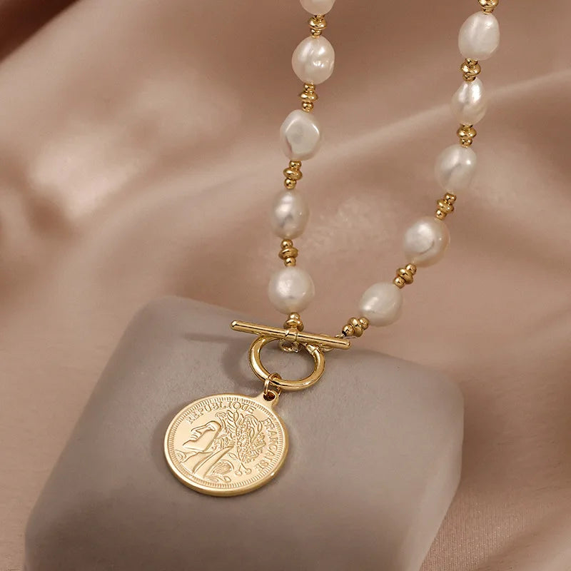 Elegant Gold Coin Portrait Natural Big Baroque Freshwater Pearl Female Pendant Necklace Jewelry