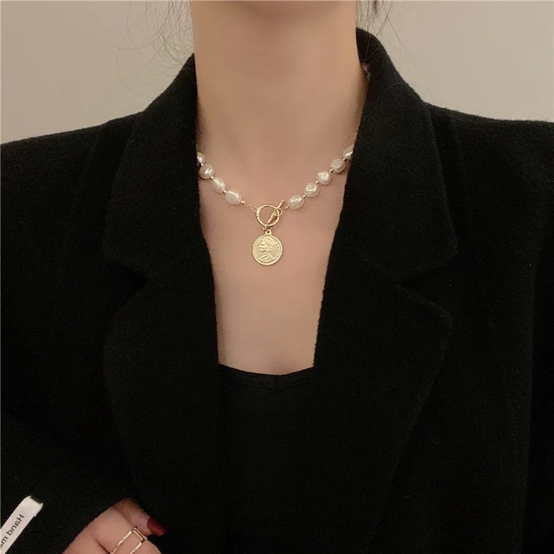 Elegant Gold Coin Portrait Natural Big Baroque Freshwater Pearl Female Pendant Necklace Jewelry