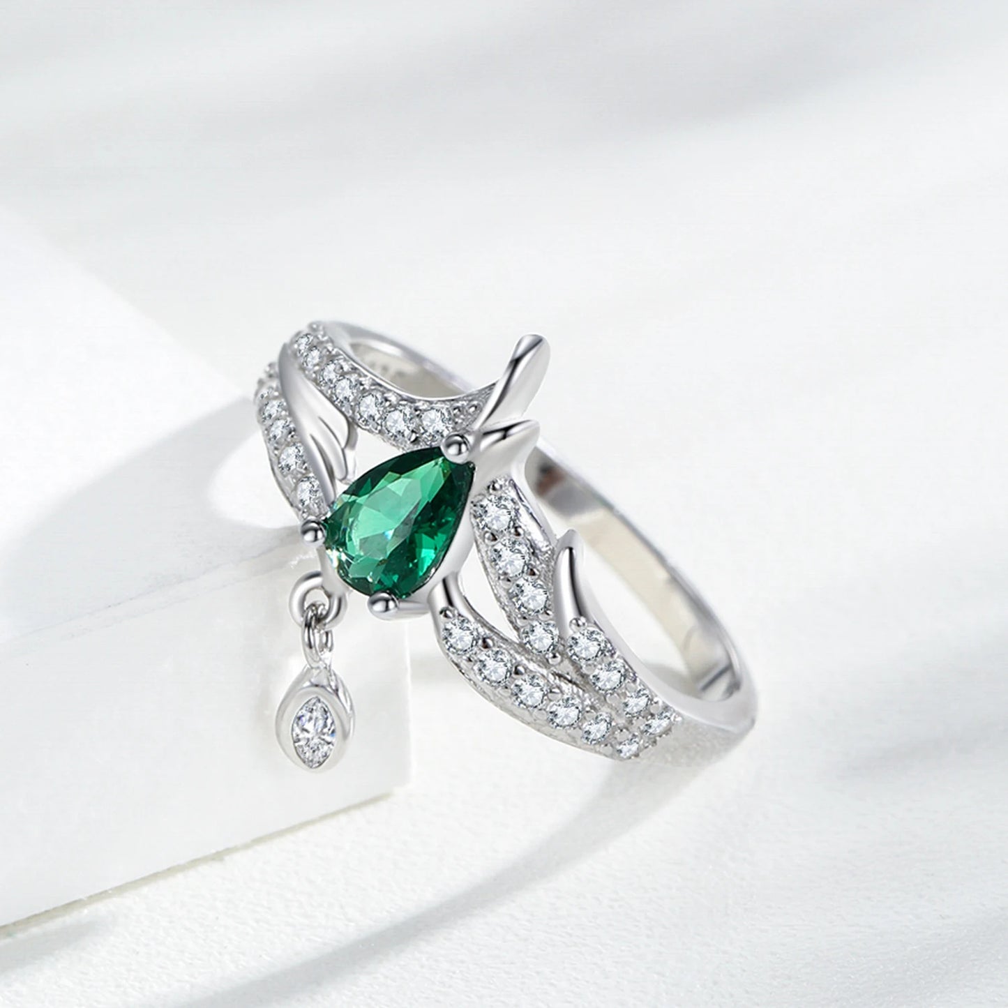 Luxurious Dark Green 925 Sterling Silver