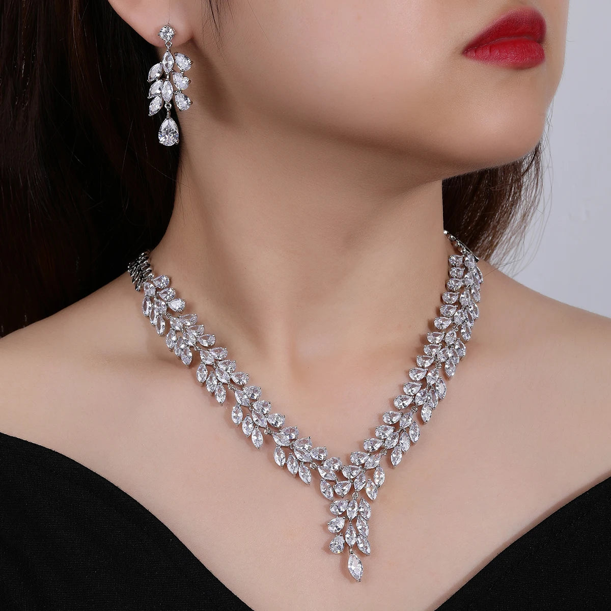 Luxury Bridal Jewelry Set Gorgeous Water Drop Cubic Zirconia Ladies Party Wedding Necklace And Earrings Set CN10363