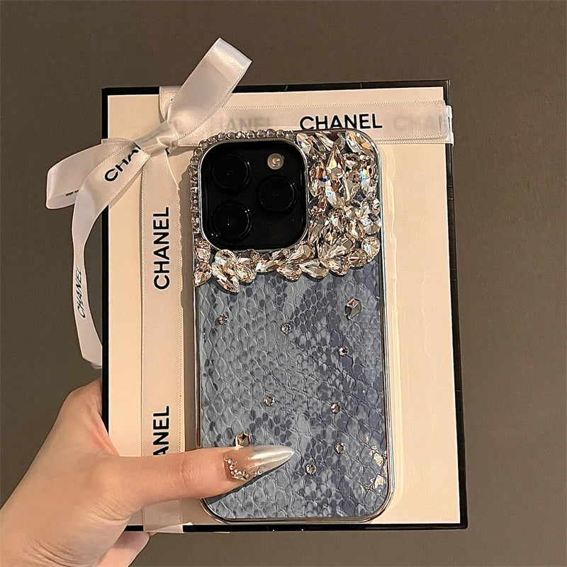 High Quality Luxurious Glitter Diamond Phone Case For iPhone 16 15 14 13 12 Pro Max Bling Rhinestones Snakeskin Plating Cover