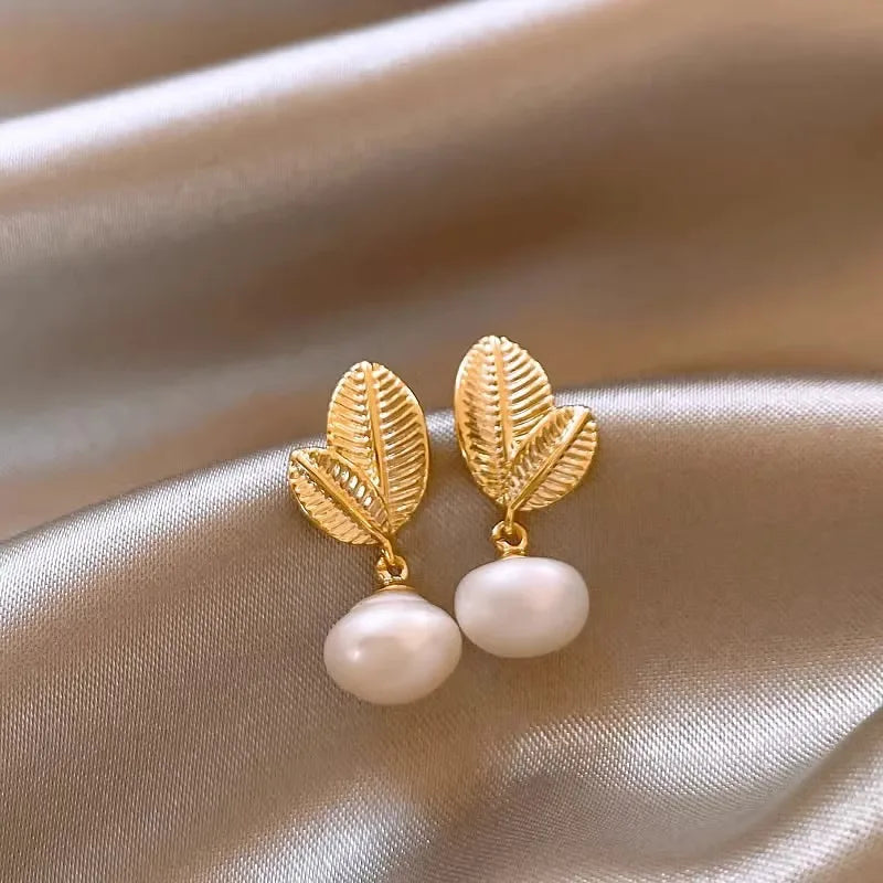 100% Natural Freshwater Pearl 14K Gold Filled Trendy Plant Leaf Design Ladies Tassels Stud Earrings Jewelry