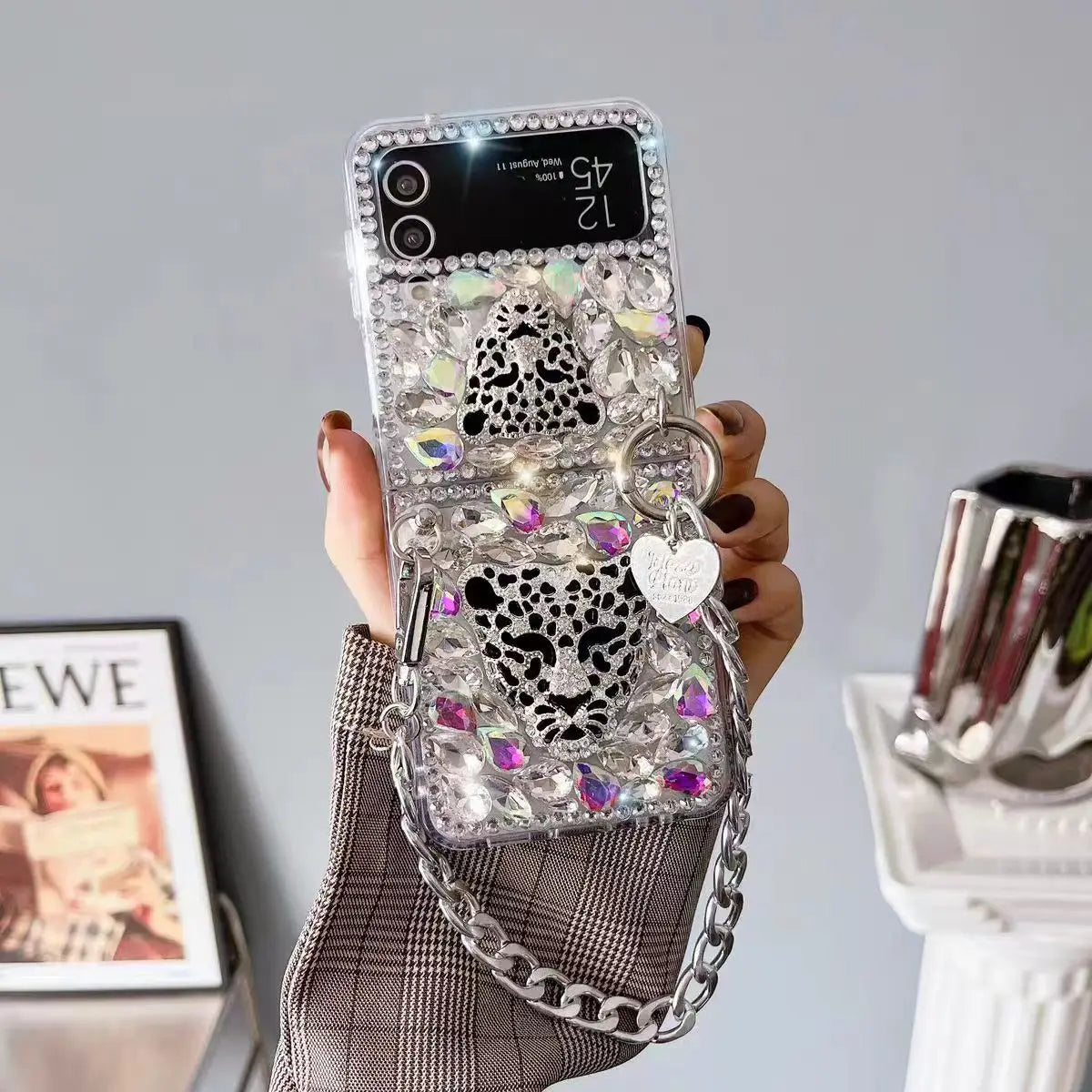 Luxury Gift Diamond Gems Leopard Wrist Heart Chain Tassel Strap Phone Case Cover For Samsung Galaxy Z Flip 6 5 3 4 5G F7110